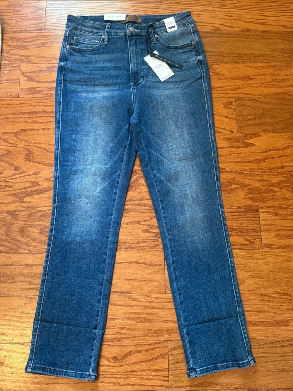 Judy Blue Glow up Tummy Control and Butt lifting Capri Jeans 9/29 NWT